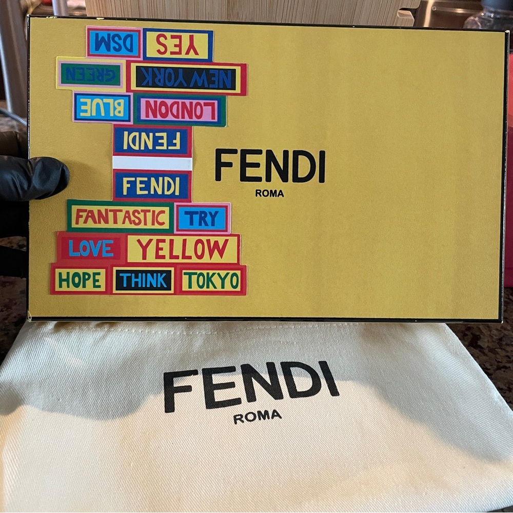 Fendi Python Zip Around  Wallet limited Edition - Picture 15 of 15